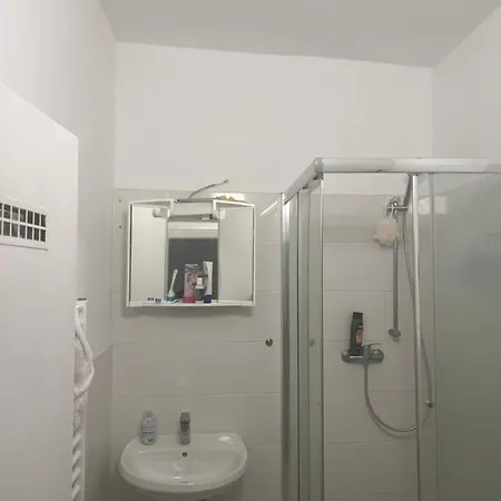 Nazar Restaurant & Ferienwohnung Homestay Hannover